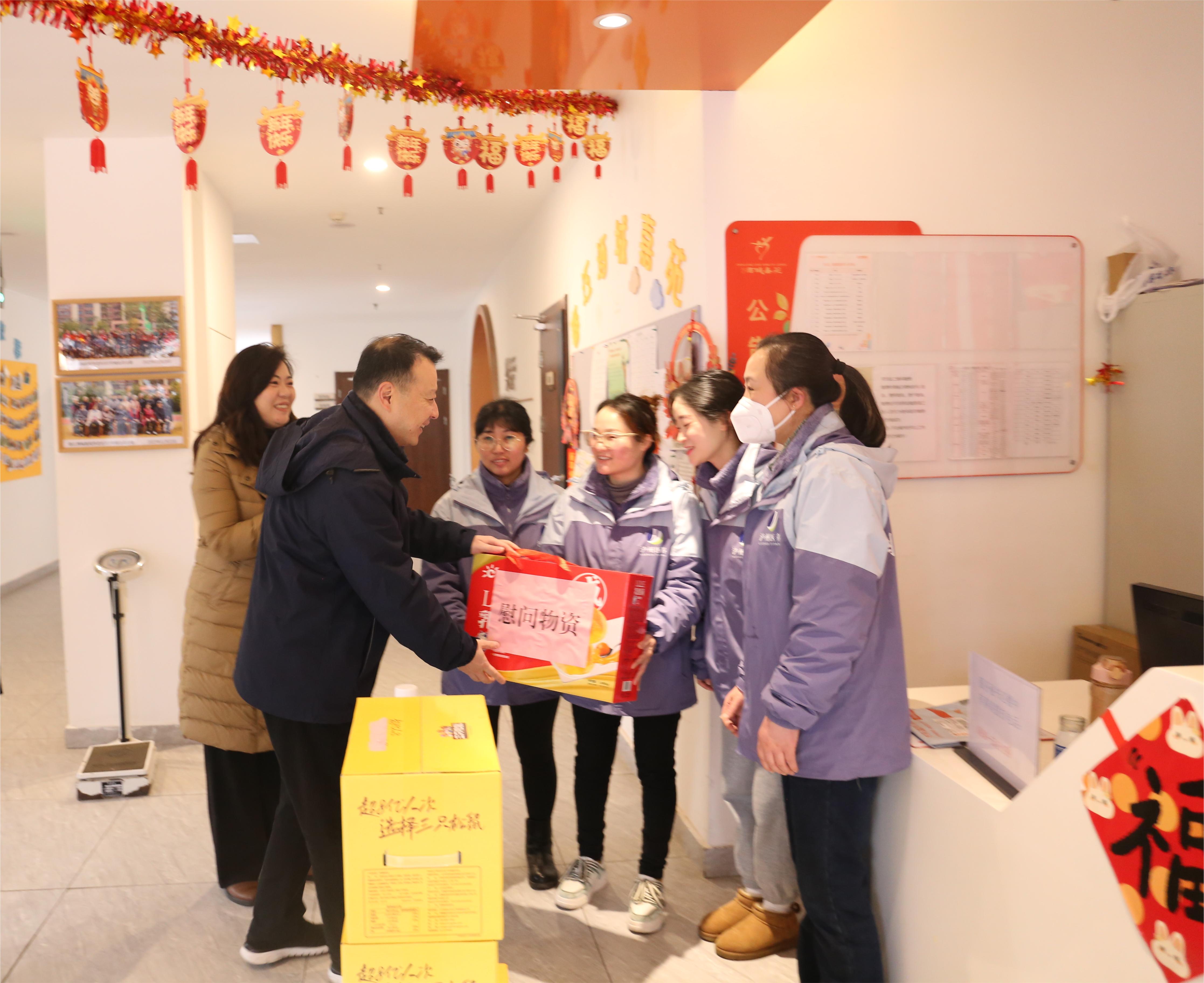 春節(jié)值守不打烊，暖心服務(wù)不停歇